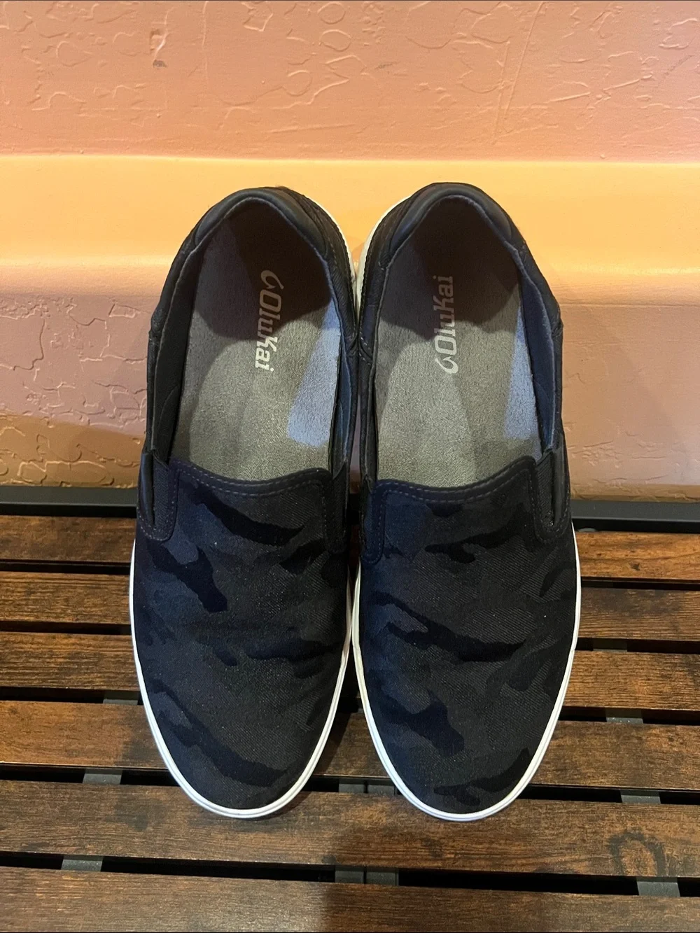 Mens OluKai loafers. Size 10